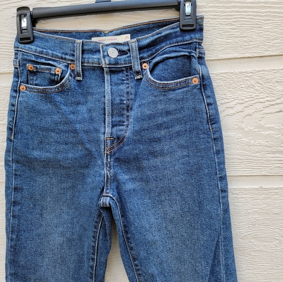 Levi's wedgie straight women's jeans size 25 color blue used excellent Condition - Picture 4 of 11